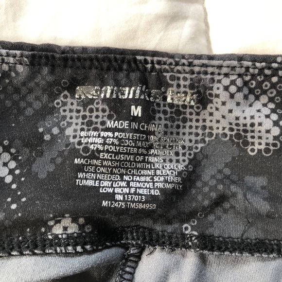 MarikaTek Capri Length Leggings - Picture 2 of 4